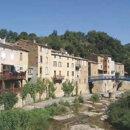 Vue Sur Riviere, Douce Reine *